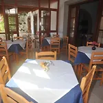 Casteli מלון